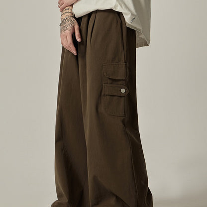 wide-legged cargo pants in blue and gray