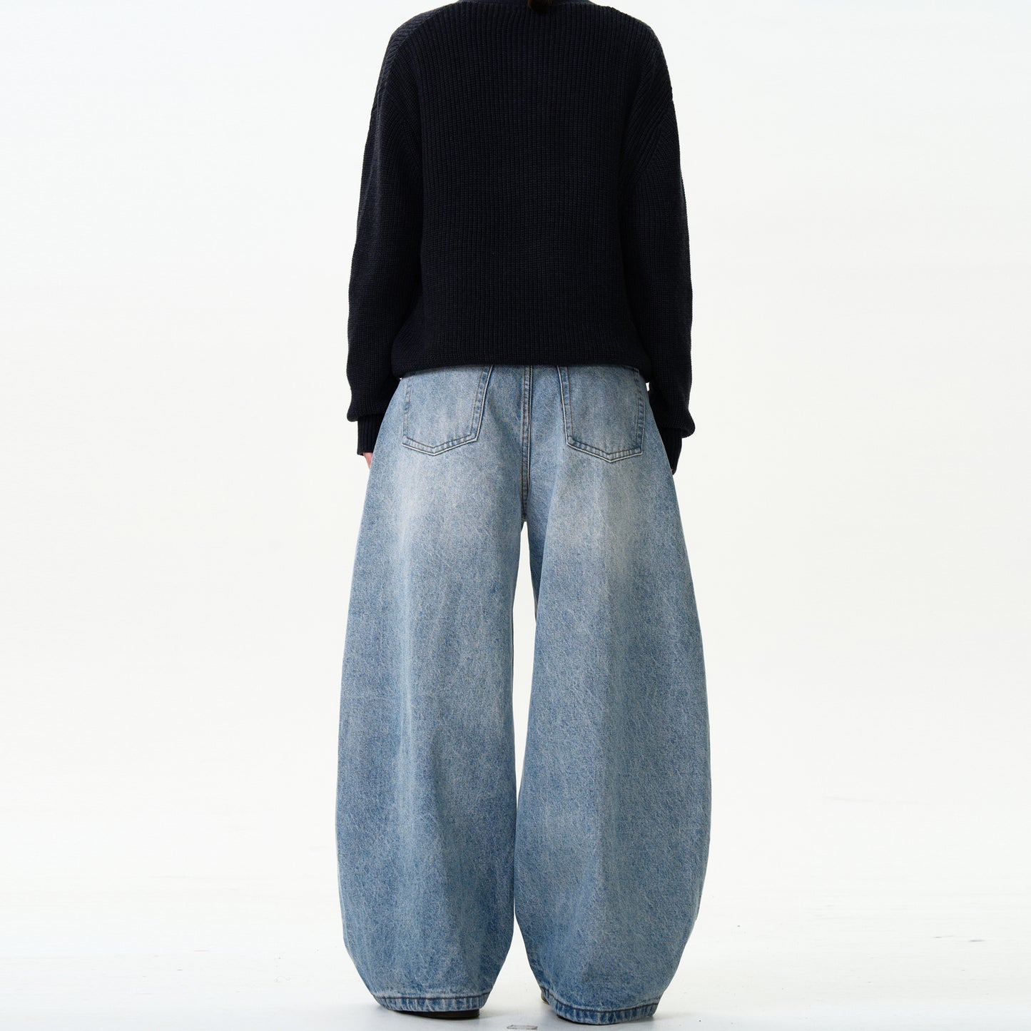 Loose-fitting wide-leg jeans