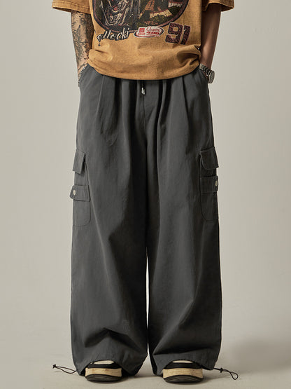 wide-legged cargo pants in blue and gray